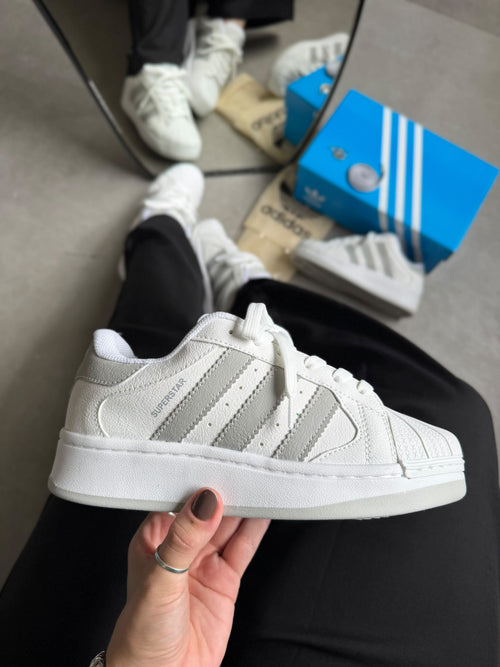 Adidas Superstar Plataforma Branco e Cinza
