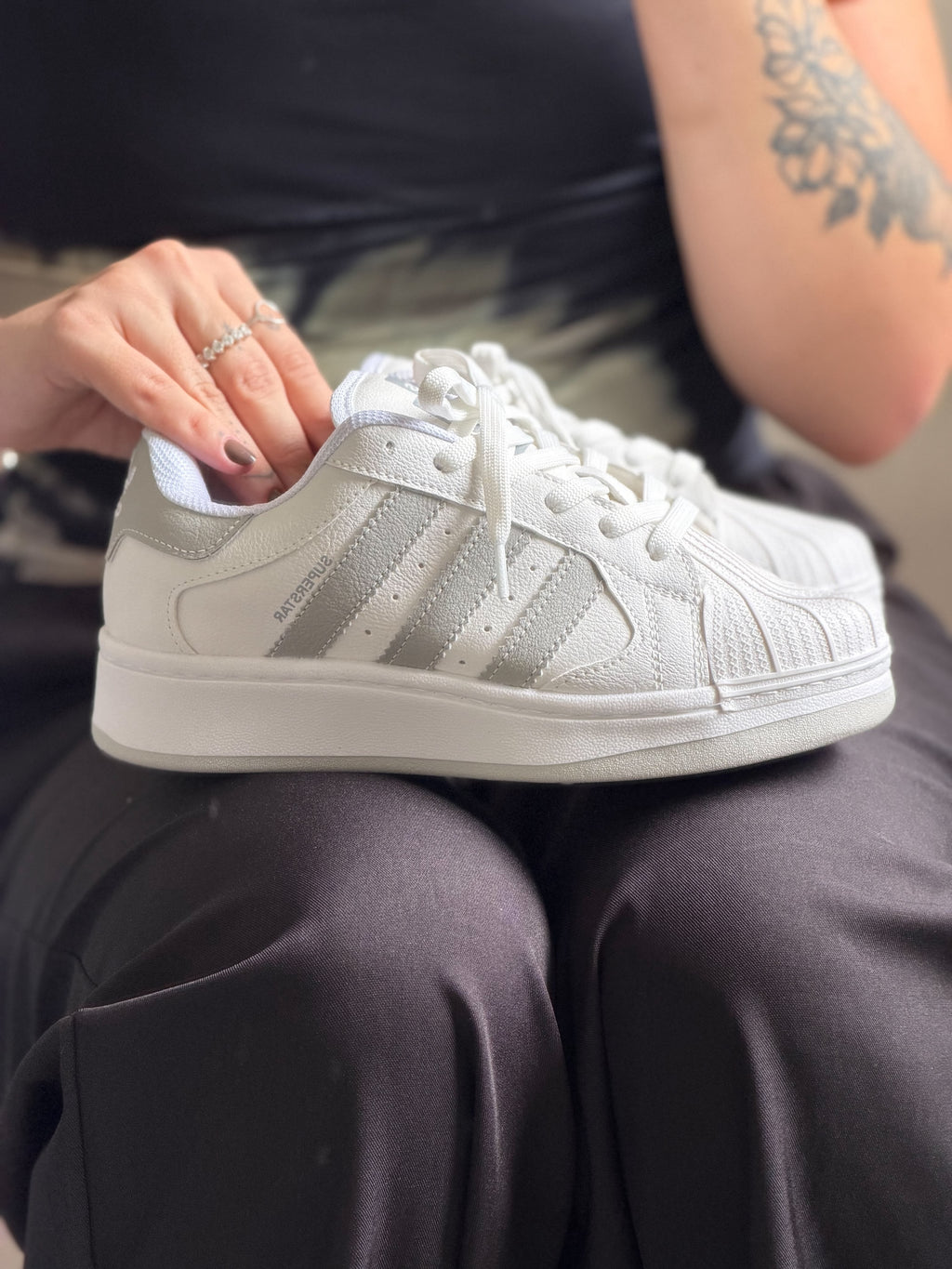 Adidas Superstar Plataforma Branco e Cinza