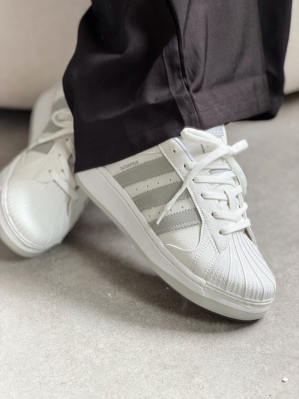 Adidas Superstar Plataforma Branco e Cinza