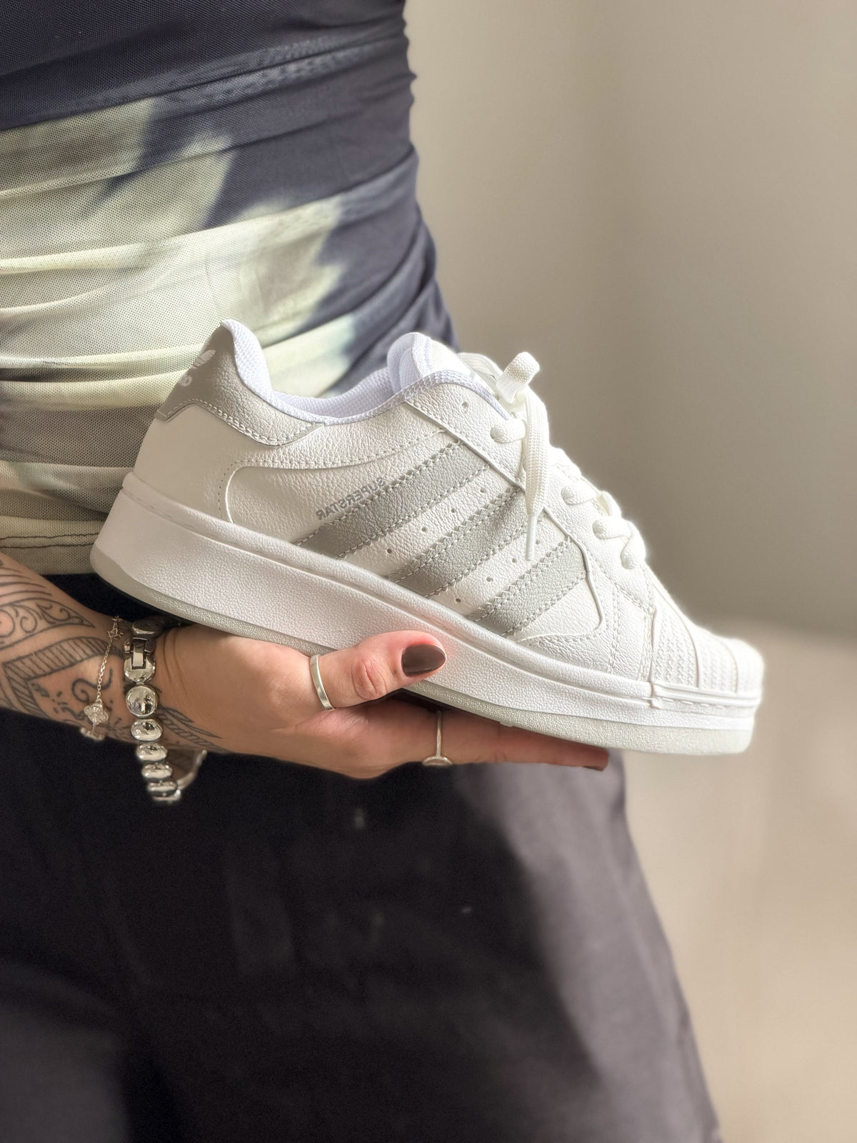 Adidas Superstar Plataforma Branco e Cinza