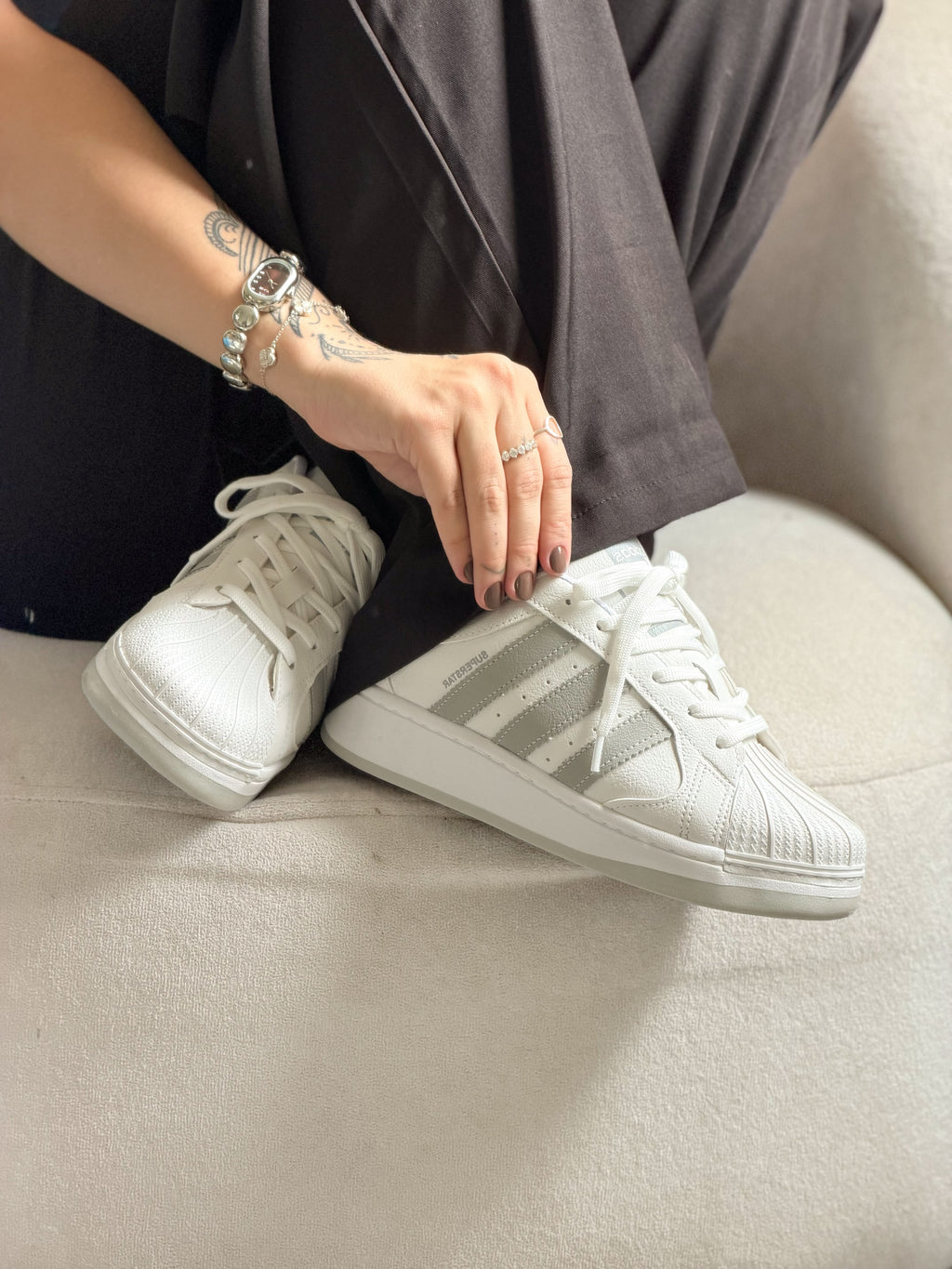Adidas Superstar Plataforma Branco e Cinza